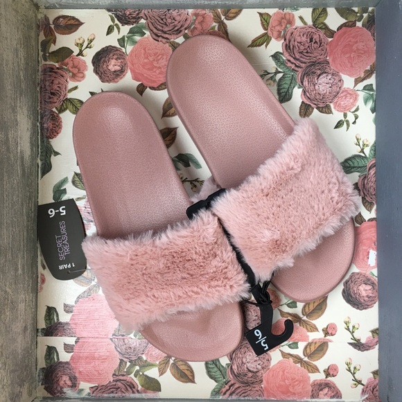 💕 HP! 💕 slides • blush • faux fur • 5/6 - Picture 3 of 6